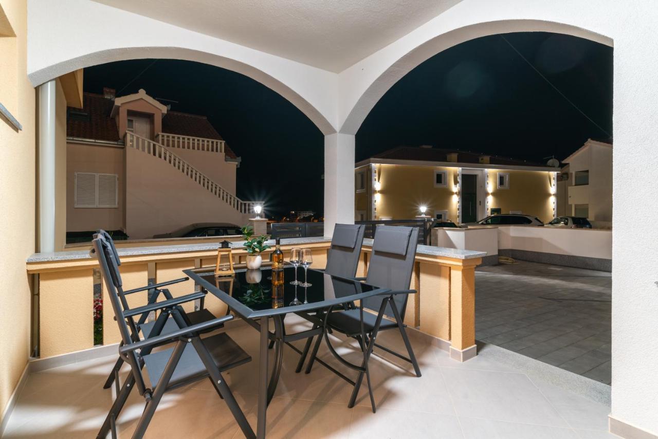 Villa A Марина Екстериор снимка
